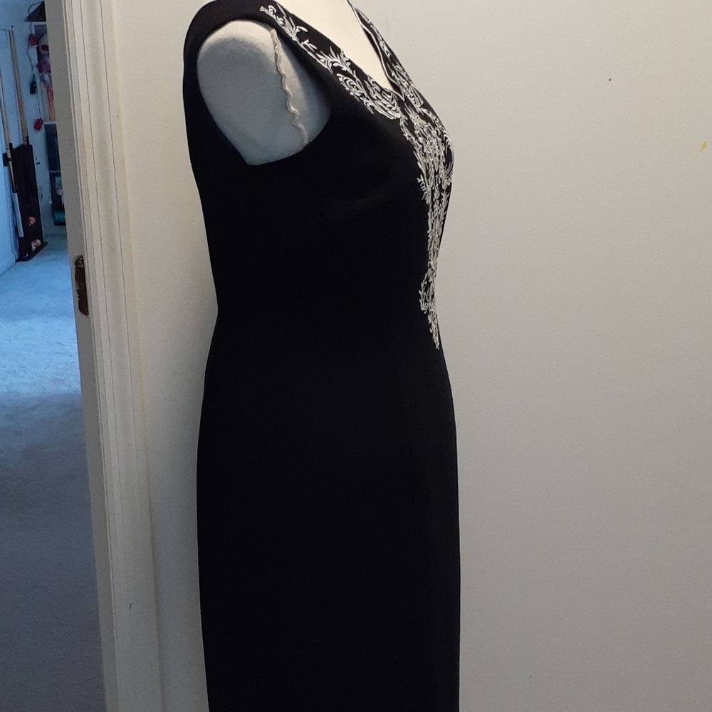 Dress barn V-neck embroidered black dress - Picture 4 of 6